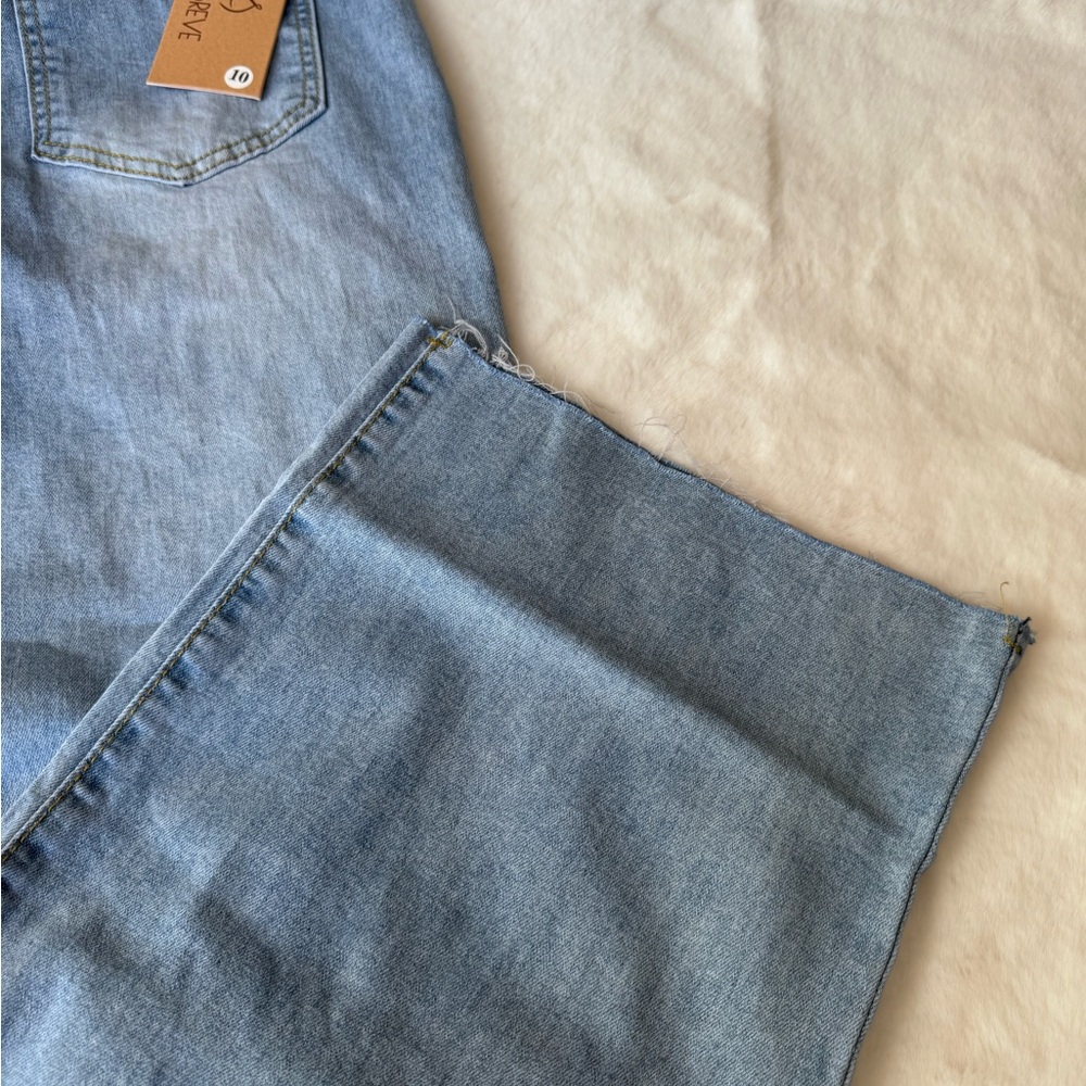 Allabreve Women's Cropped Blue Jeans Size 10 - Picture 3 of 6